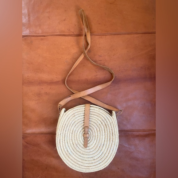 Round straw purse - Picture 2 of 2